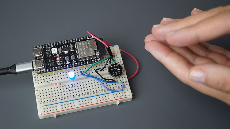 ESP32 с микрофоном INMP441 и светодиодом, управляемым хлопками