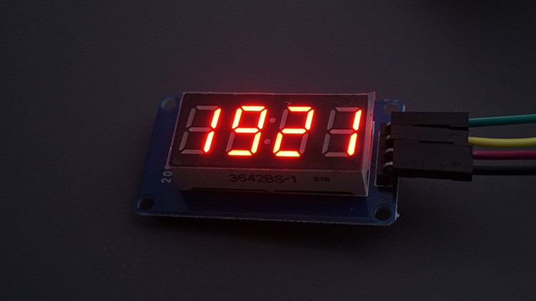 Работающие цифровые часы на ESP32 и TM1637