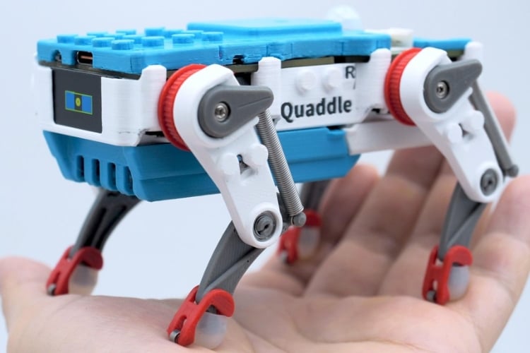 Cover Image Quaddle: настольный робот с всенаправленным движением всего на 4 сервах